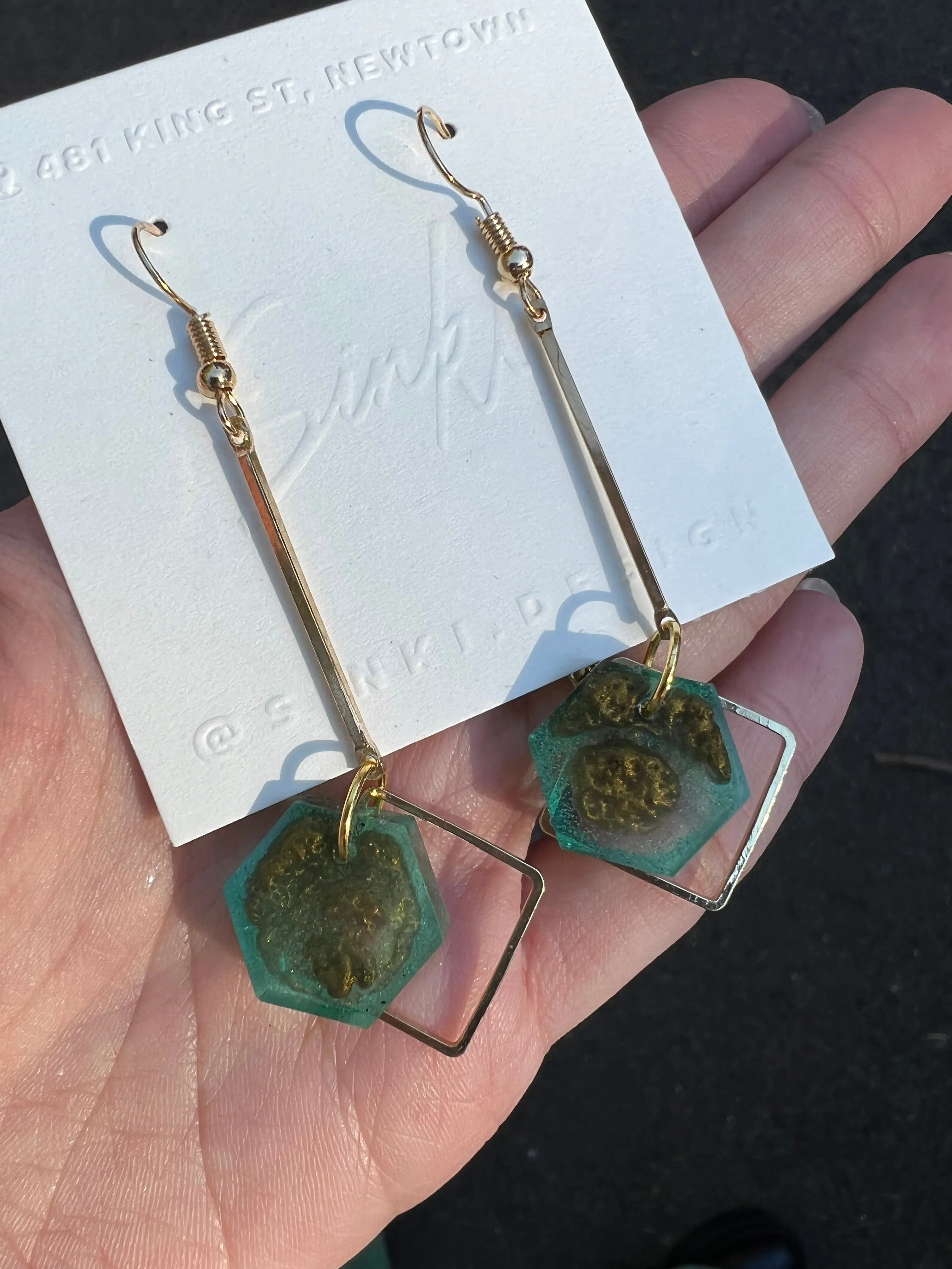 Dangling Dry Flower Handmade Resin Earrings with Square Hollow Out
