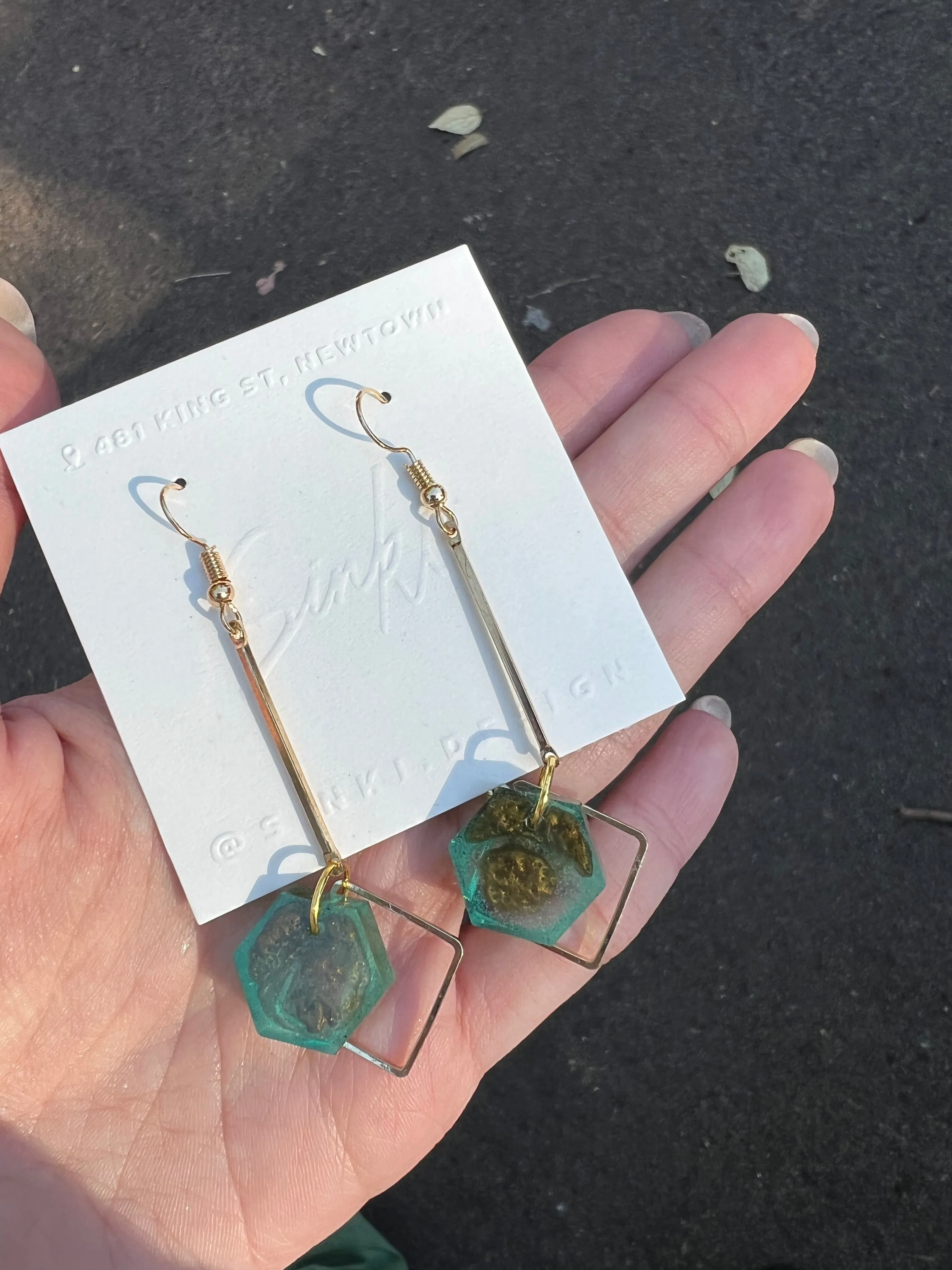 Dangling Dry Flower Handmade Resin Earrings with Square Hollow Out