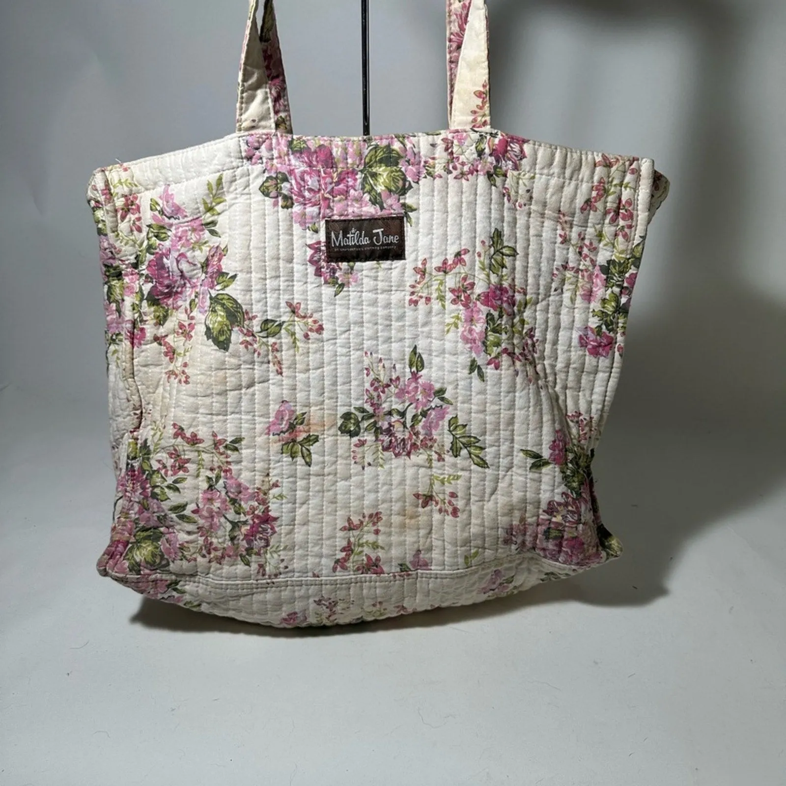 Elegant Cream and Pink Floral Tote Bag with Quilted Design