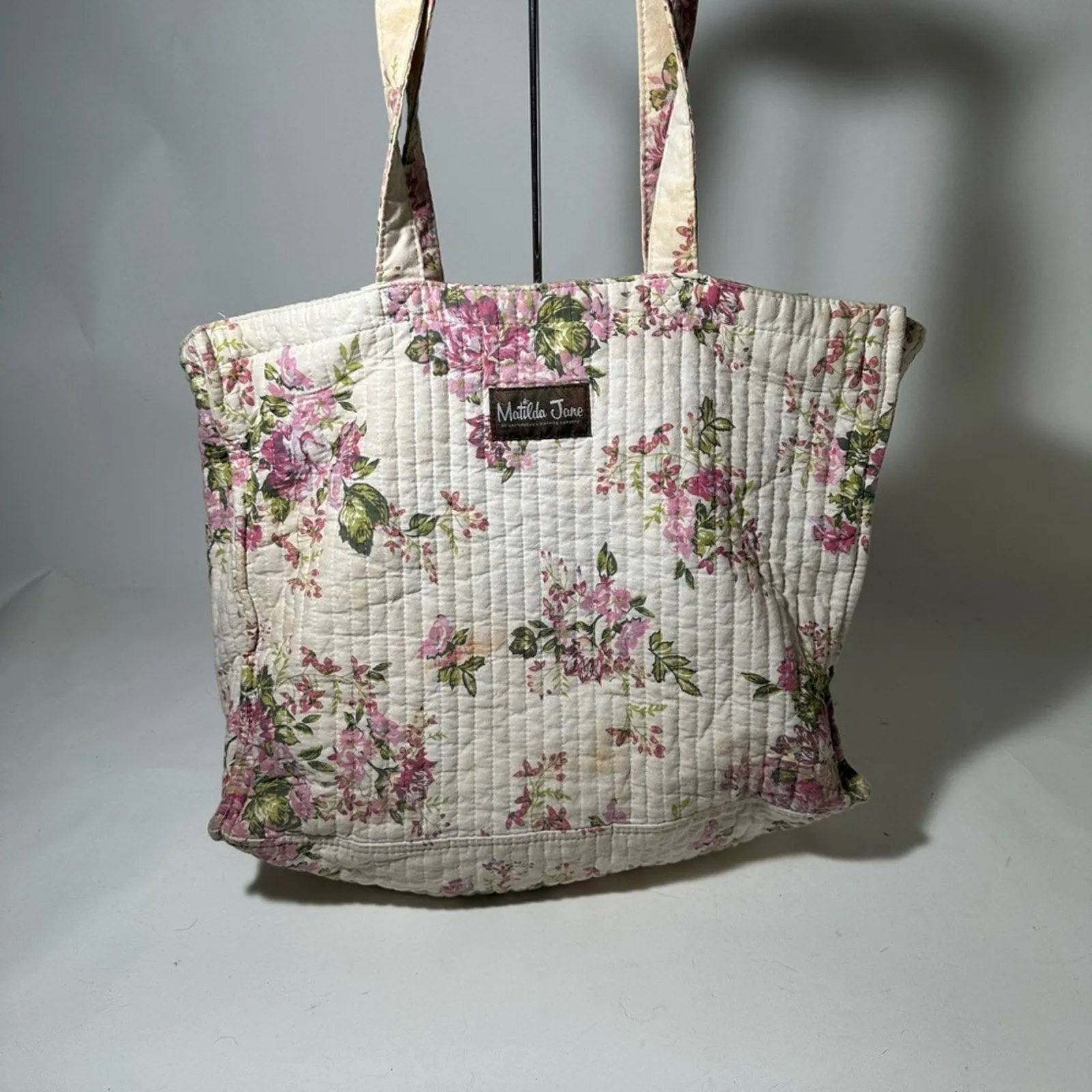 Elegant Cream and Pink Floral Tote Bag with Quilted Design