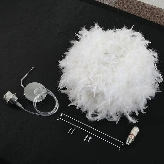 WHITE FEATHER LAMPSHADE